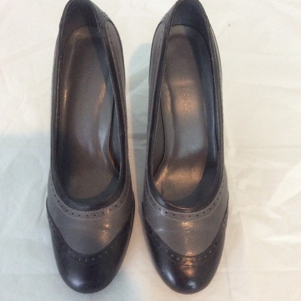 Retro Grey and Black Wingtip Pumps